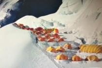 Эверест шыңында 4 адамның жансыз денесі табылды
